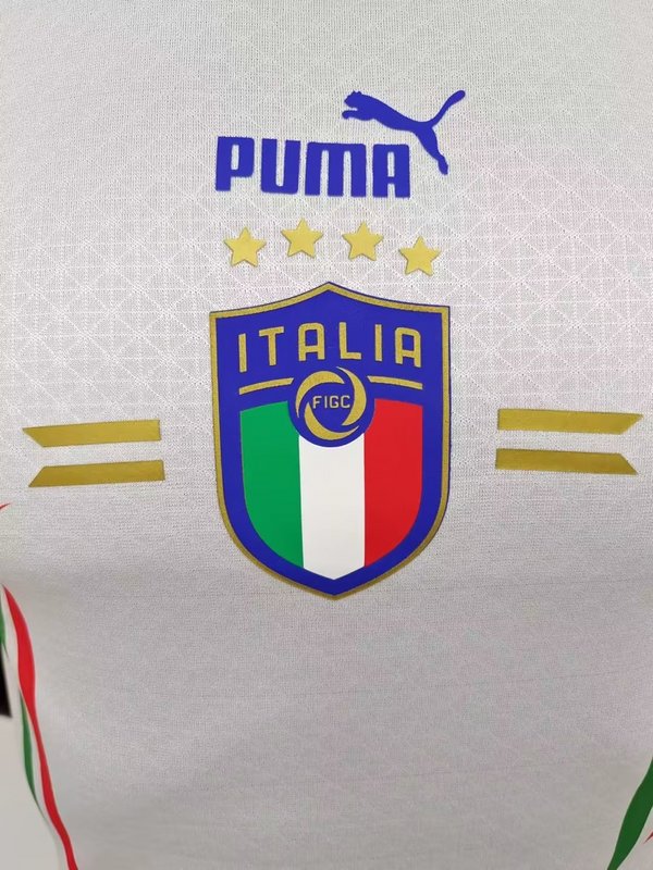 2022 Italy away white jacquard